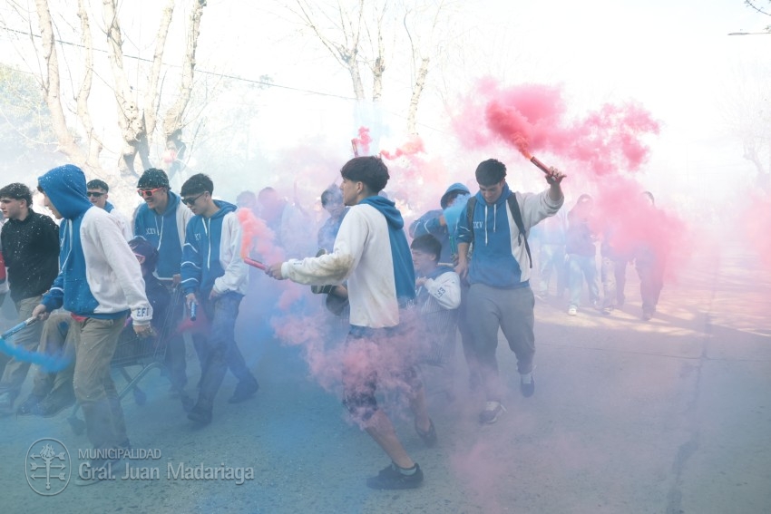 Madariaga disfrut de un colorido y multitudinario festejo por el Da 