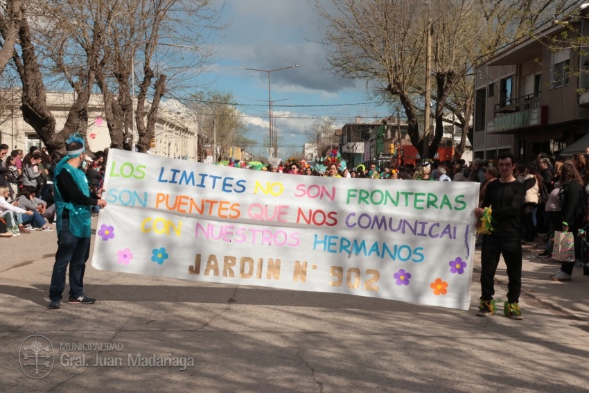Madariaga disfrut de un colorido y multitudinario festejo por el Da 