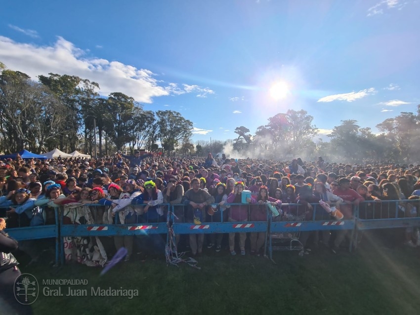 Madariaga disfrut de un colorido y multitudinario festejo por el Da 