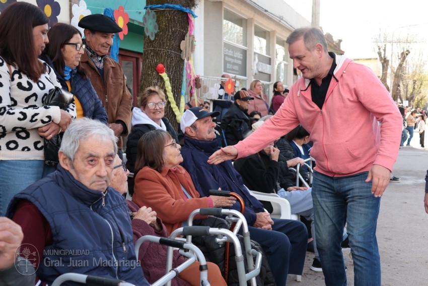 Madariaga disfrut de un colorido y multitudinario festejo por el Da 