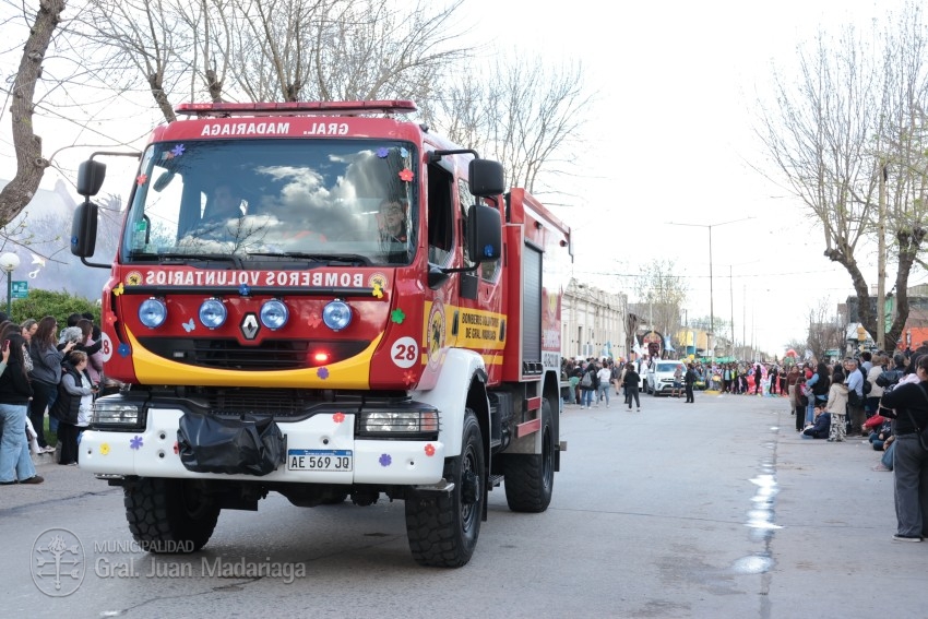 Madariaga disfrut de un colorido y multitudinario festejo por el Da 