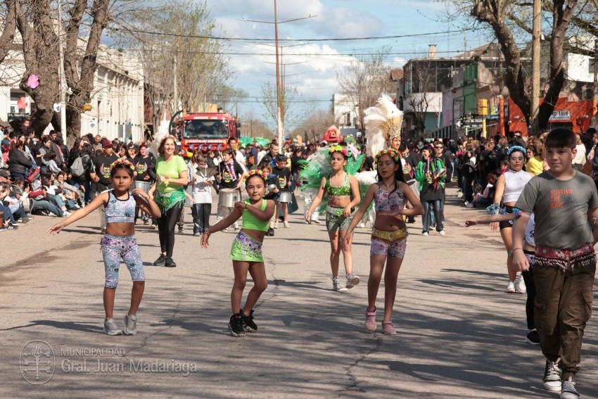 Madariaga disfrut de un colorido y multitudinario festejo por el Da 