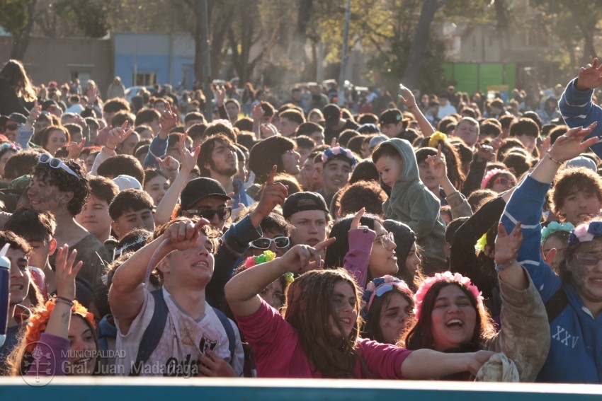 Madariaga disfrut de un colorido y multitudinario festejo por el Da 