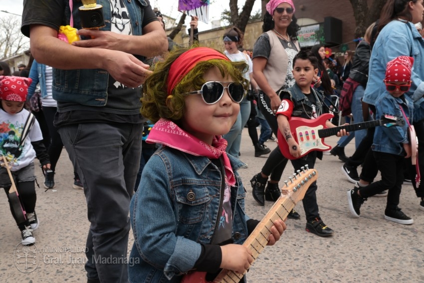 Madariaga disfrut de un colorido y multitudinario festejo por el Da 