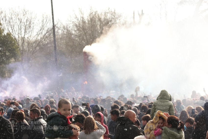 Madariaga disfrut de un colorido y multitudinario festejo por el Da 
