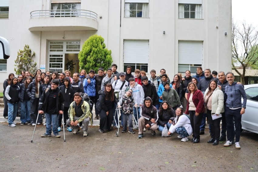 A pesar de la deuda de Provincia, la Delegacin madariaguense viaj ho