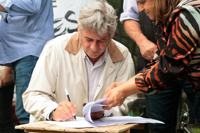 Madariaga firm un convenio marco con la Sociedad Rural Argentina
