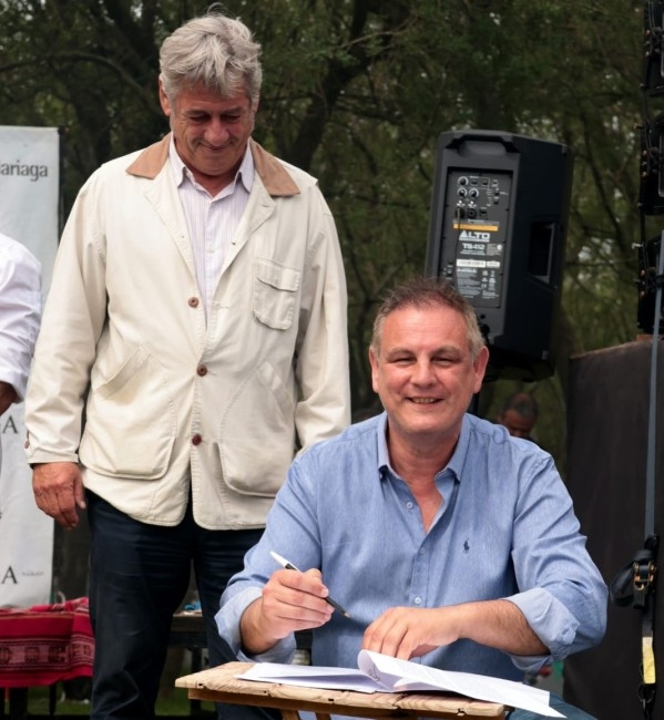 Madariaga firm� un convenio marco con la Sociedad Rural Argentina