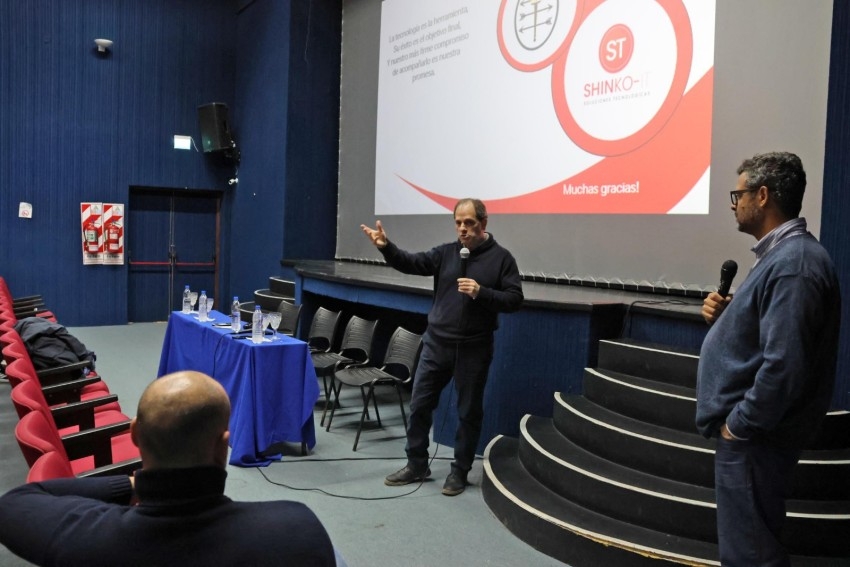 Con más de 100 inscriptos se dio comienzo al curso de SalesForce