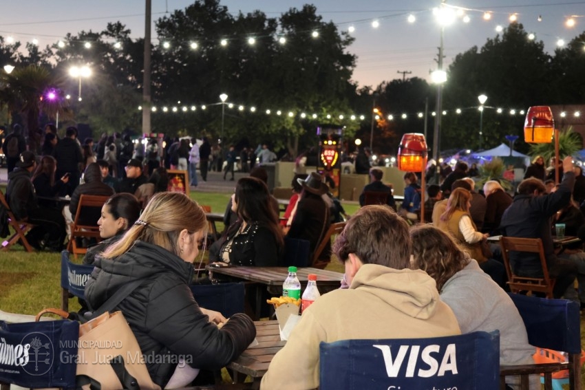 Dos das de msica y diversin  en el Paseo del Bicentenario