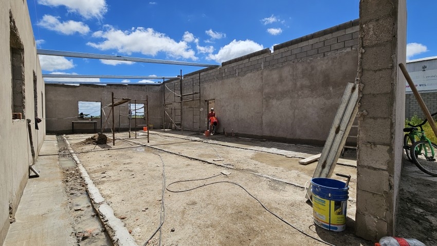 Comenz� la construcci�n de la Sala Ap�cola Municipal