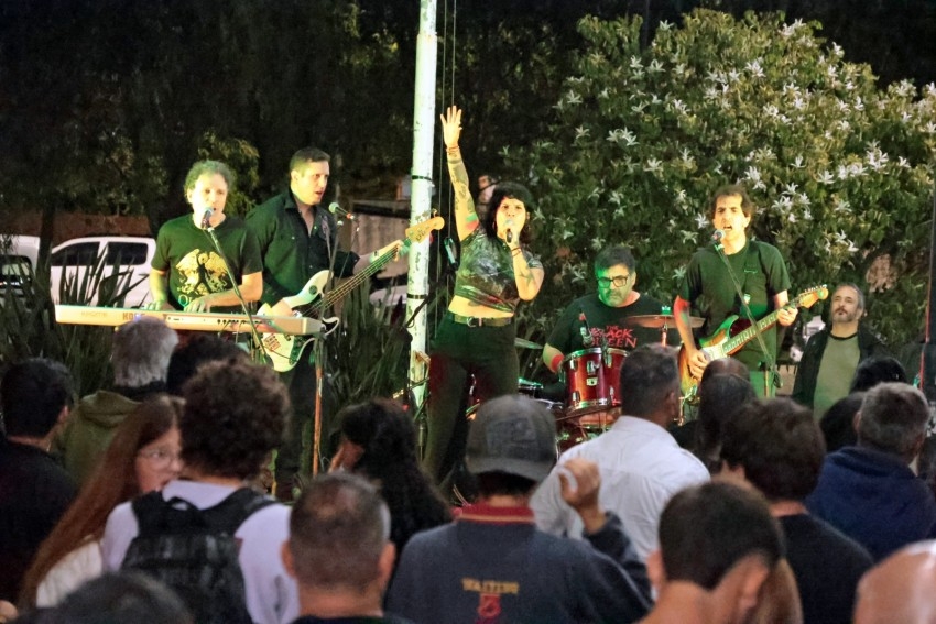 El Paseo del Bicentenario vibr� al ritmo de una nueva Fiesta de la Cer
