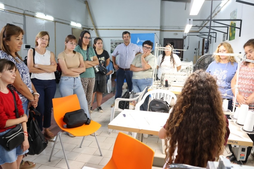 De manera exitosa inici� del taller de confecci�n de guardapolvos