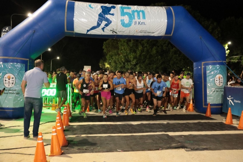 Mariano Barreiro se qued� con la 22� edici�n de las 5 Millas Nocturnas