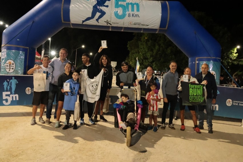 Mariano Barreiro se qued� con la 22� edici�n de las 5 Millas Nocturnas