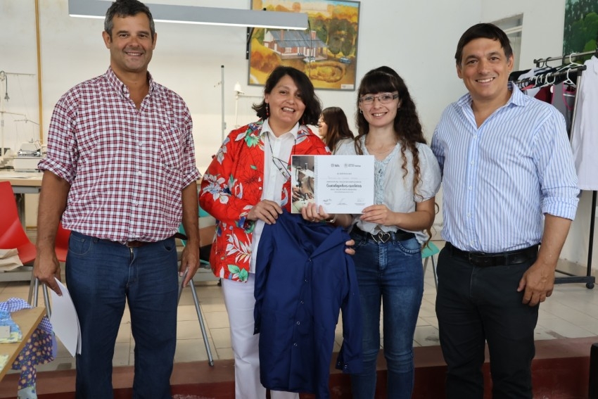 Entregaron certificados a quienes culminaron el taller de confecci�n d