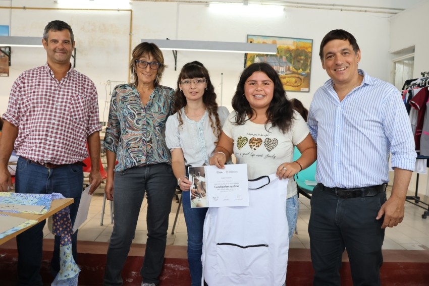 Entregaron certificados a quienes culminaron el taller de confecci�n d