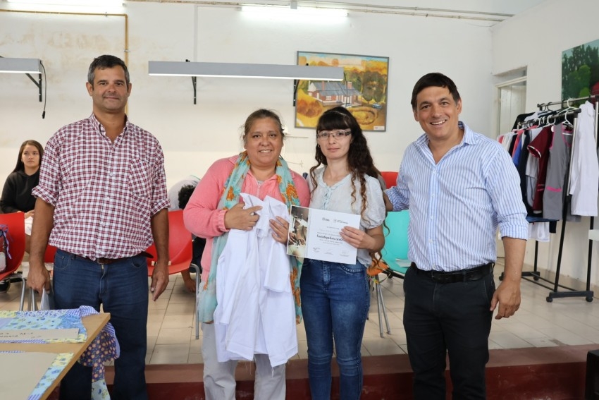 Entregaron certificados a quienes culminaron el taller de confecci�n d