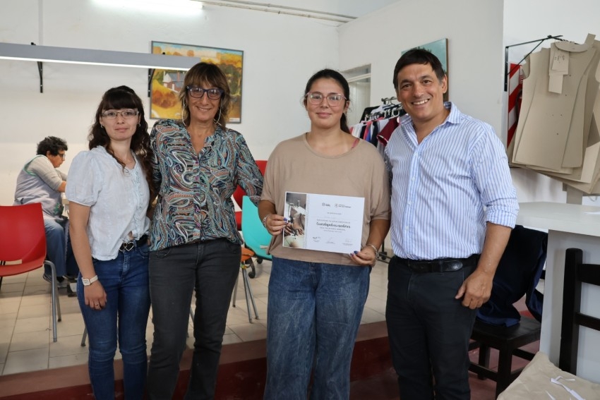 Entregaron certificados a quienes culminaron el taller de confecci�n d