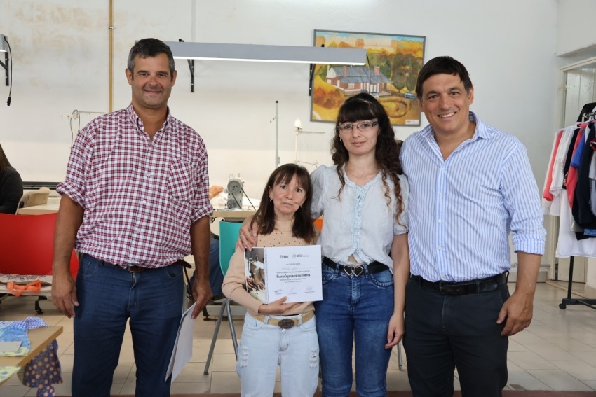Entregaron certificados a quienes culminaron el taller de confecci�n d