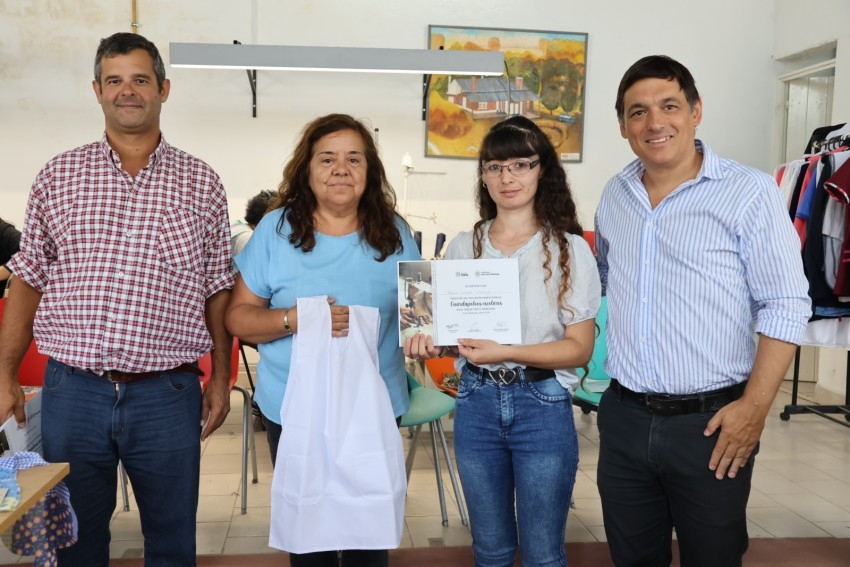 Entregaron certificados a quienes culminaron el taller de confecci�n d