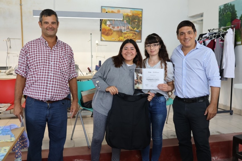 Entregaron certificados a quienes culminaron el taller de confecci�n d