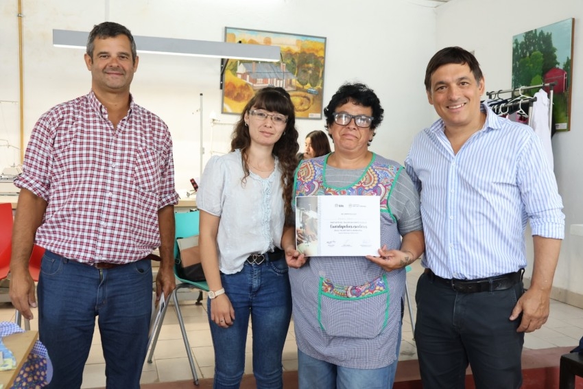 Entregaron certificados a quienes culminaron el taller de confecci�n d