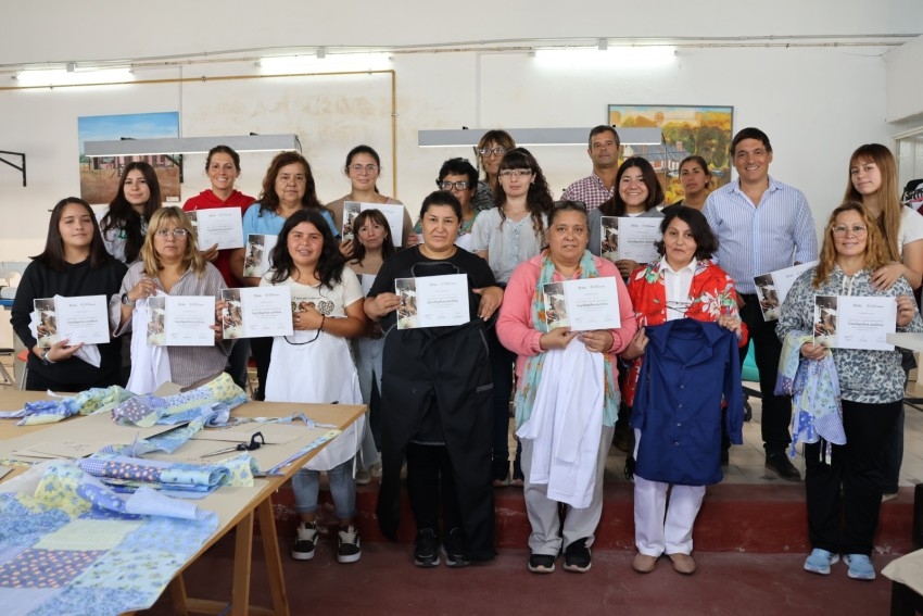 Entregaron certificados a quienes culminaron el taller de confecci�n d