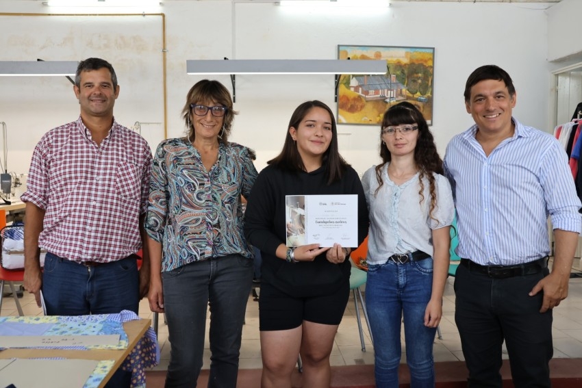 Entregaron certificados a quienes culminaron el taller de confecci�n d