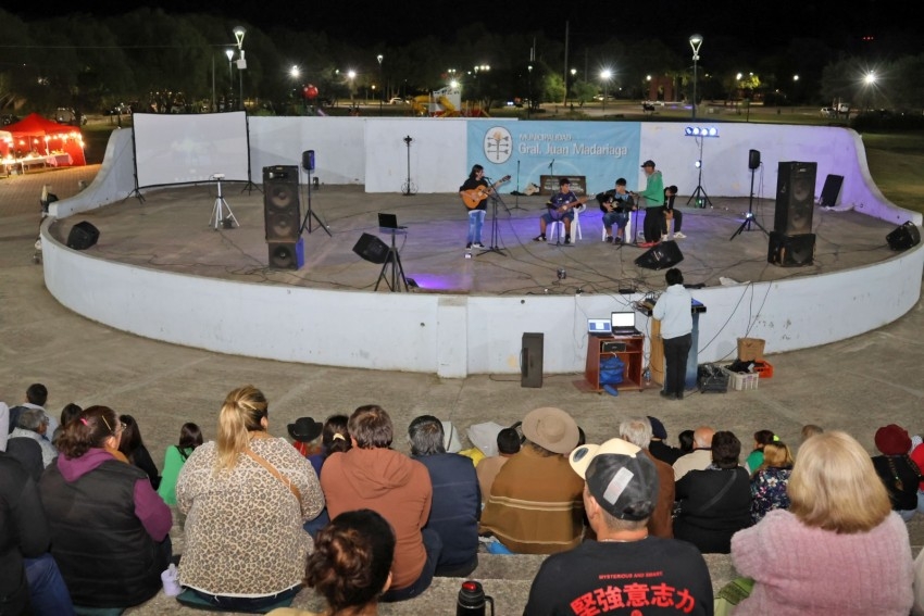 P�a Alderete se consagr� como la revelaci�n de Folclore en los Barrios