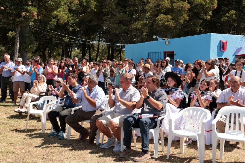 El Club Deportivo Los del Clan inaugur� su cancha