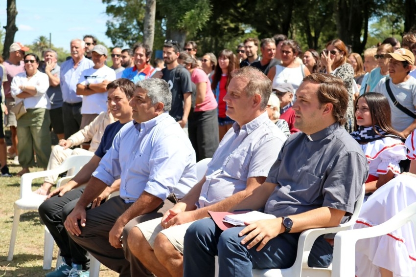 El Club Deportivo Los del Clan inaugur� su cancha