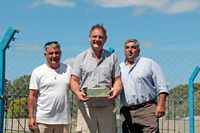 El Club Deportivo Los del Clan inaugur� su cancha