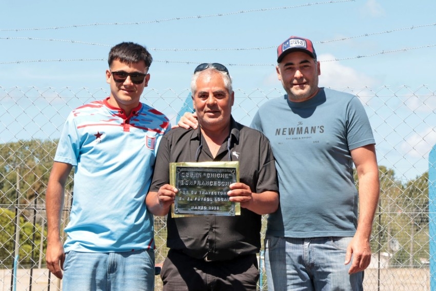 El Club Deportivo Los del Clan inaugur� su cancha