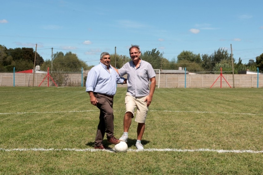 El Club Deportivo Los del Clan inaugur� su cancha