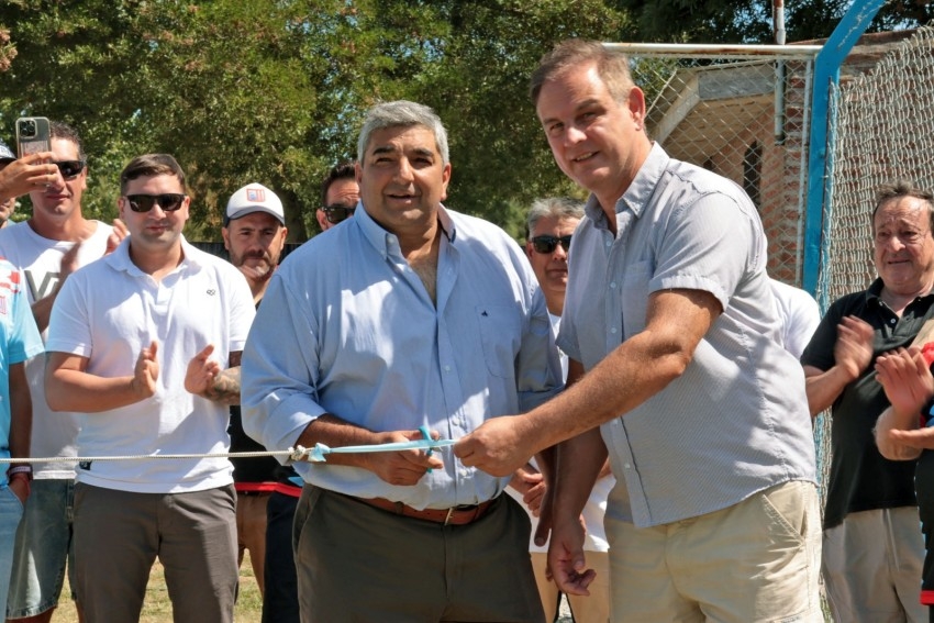 El Club Deportivo Los del Clan inaugur� su cancha