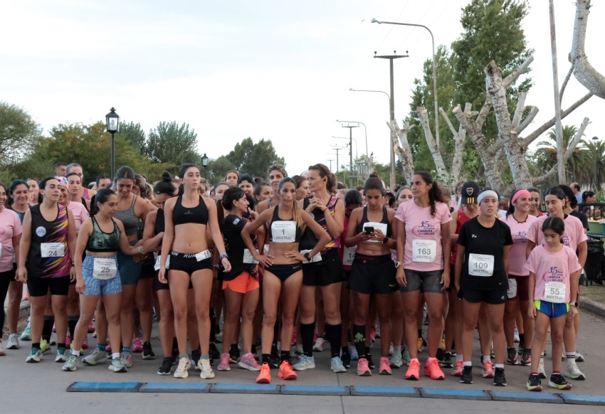 Gran convocatoria en la 11� edici�n de la Carrera de la Mujer en Madar