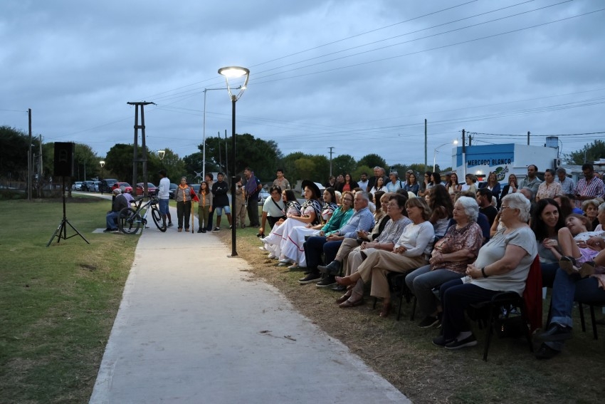 Qued� inaugurada la Plaza 