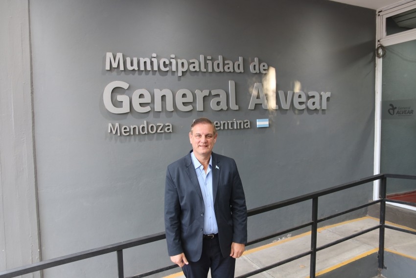 Madariaga firm� un convenio de cooperaci�n y desarrollo productivo con