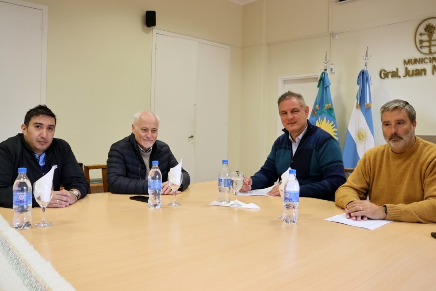 Santoro firm� el contrato con la empresa ALFA LTDA para realizar las o