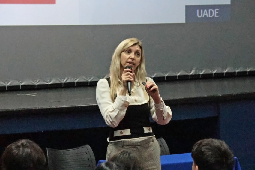 Convivencia y ciberbullying: adolescentes debatieron sobre la violenci