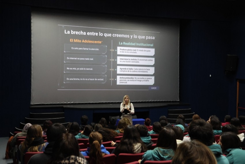 Convivencia y ciberbullying: adolescentes debatieron sobre la violenci