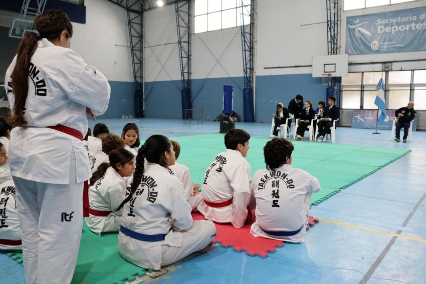 El Polideportivo Municipal vibr� con el Torneo de Taekwondo 