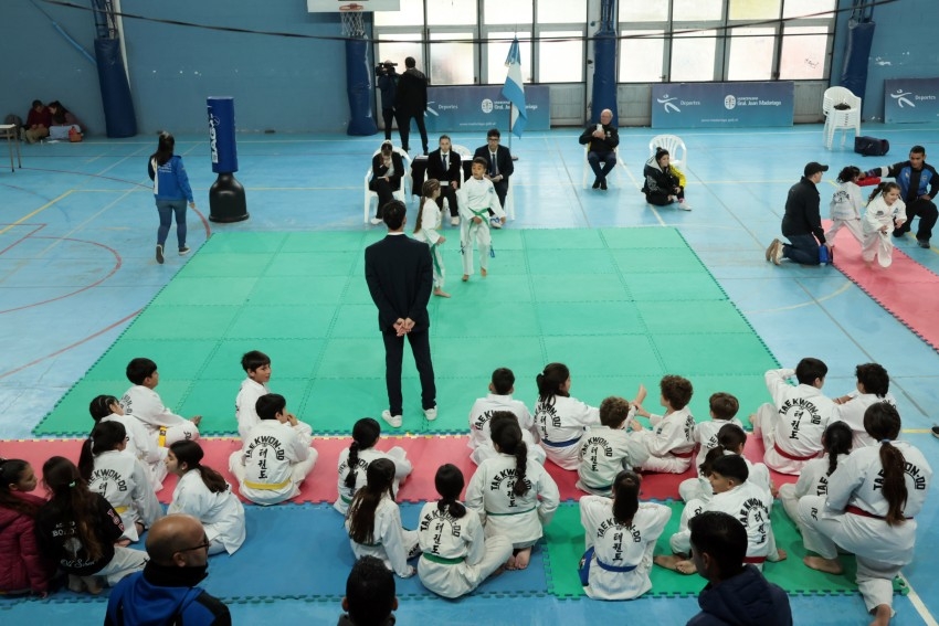 El Polideportivo Municipal vibr� con el Torneo de Taekwondo 
