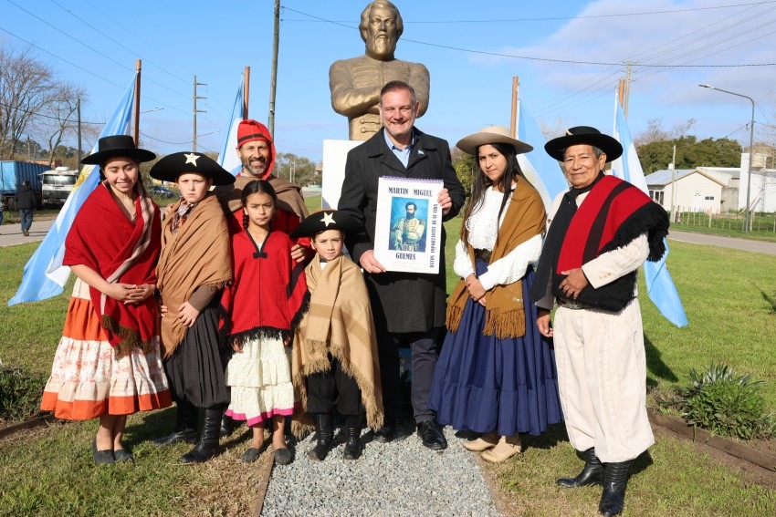 Madariaga homenaje� al General Mart�n Miguel de G�emes