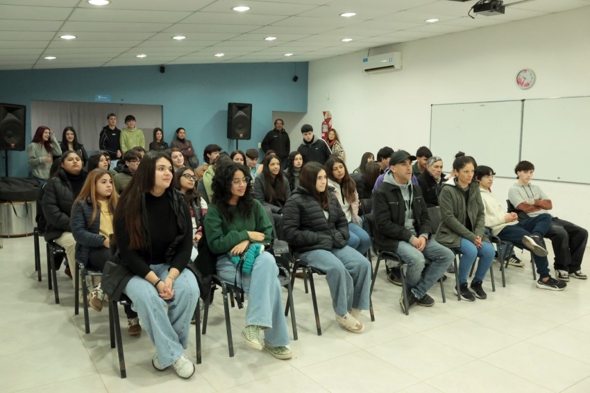Se realiz� la entrega de certificados a los 50 egresados del curso de 