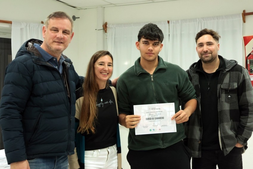 Se realiz� la entrega de certificados a los 50 egresados del curso de 