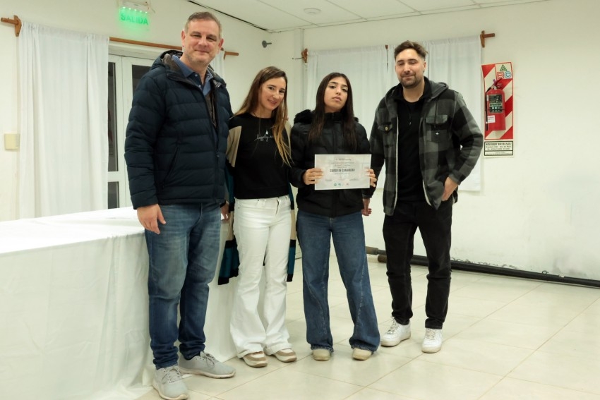 Se realiz� la entrega de certificados a los 50 egresados del curso de 