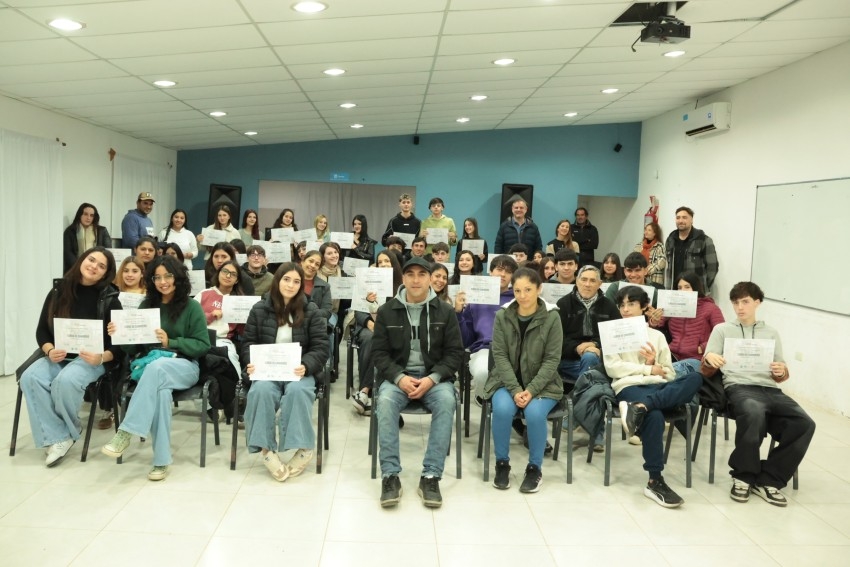 Se realiz� la entrega de certificados a los 50 egresados del curso de 