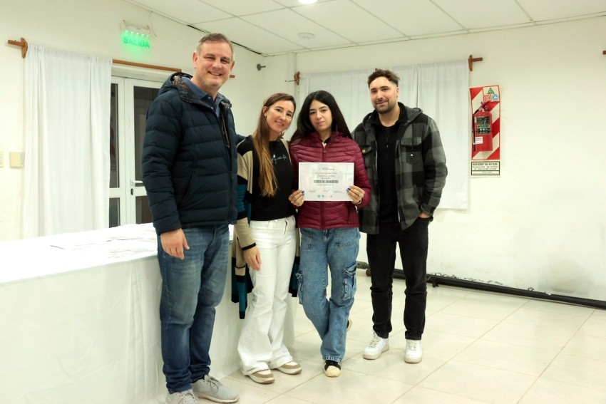 Se realiz� la entrega de certificados a los 50 egresados del curso de 